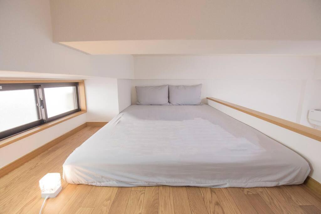 閑静な住宅街_暖かく居心地の良いデザイン Yoe-6 Tóquio
